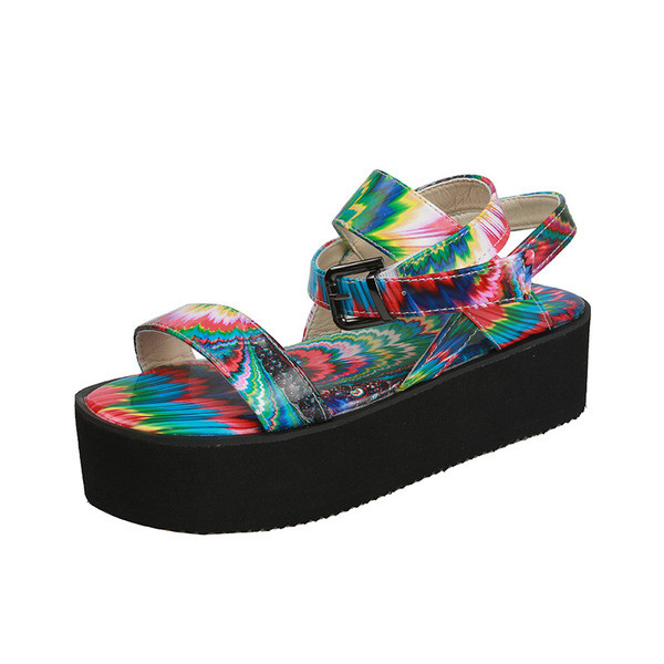 Új modell platformszandál és bőr pántok mintás mintával