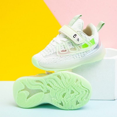 Új modell gyerekcipők lányoknak matricával