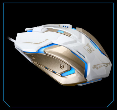 Osvijetljeni miš sa kablom za kompjuter i laptop