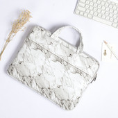 Táska 15,6 hüvelykes laptophoz, elülső zsebbel és márvány hatású