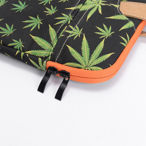 Táska 13,3 hüvelykes laptophoz, rövid fogantyúval és színes mintával