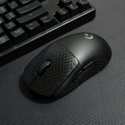 Мишка с цветен неплъзгащи се стикер 