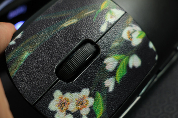 Vezeték nélküli egér virágmatricával