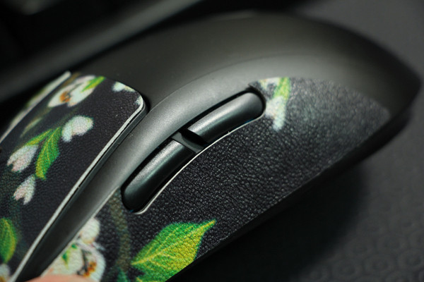 Vezeték nélküli egér virágmatricával