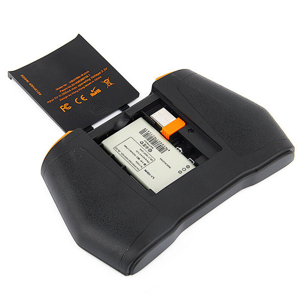 Miniklaviatuur puuteplaadiga hiirega