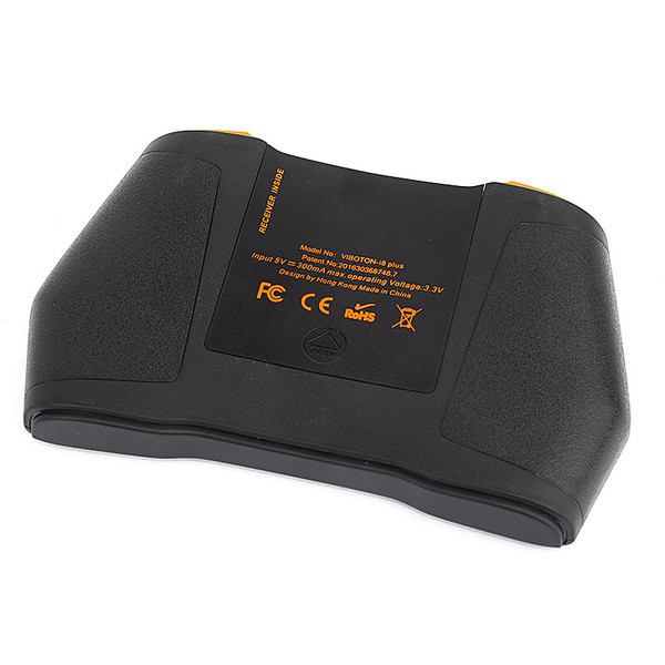 Miniklaviatuur puuteplaadiga hiirega