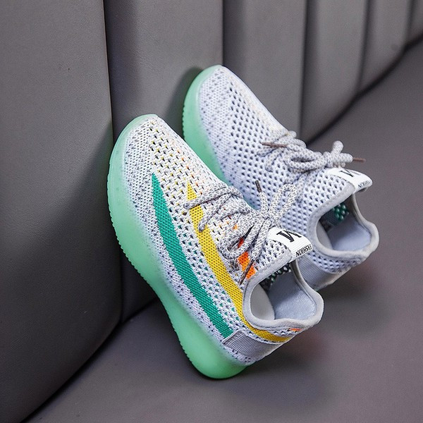 Modern, nyakkendős gyerek tornacipő lányoknak