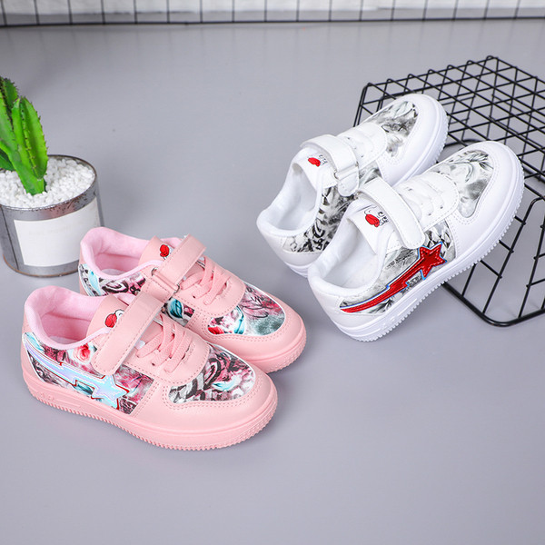 Moodsad kleebistega laste tossud tüdrukutele