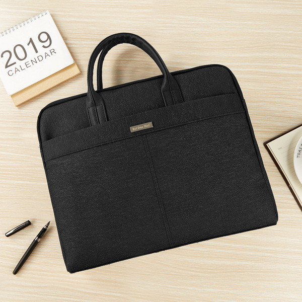 Laptop táska cipzárral és rövid fülekkel