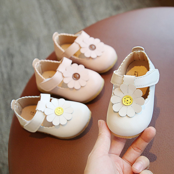 Kleebiste ja 3D elemendiga beebikingad