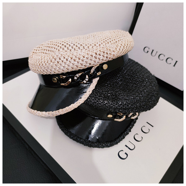 Hálós női sapka napellenzővel és fém elemmel