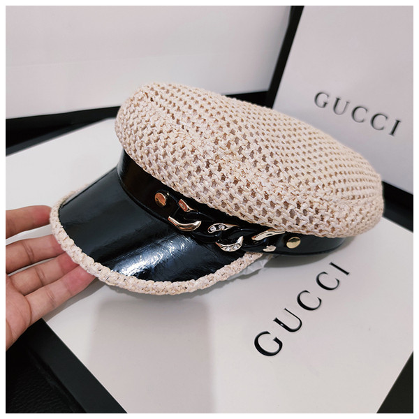 Hálós női sapka napellenzővel és fém elemmel