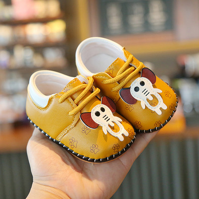 Eko bőrből készült babacipő 3D elemmel