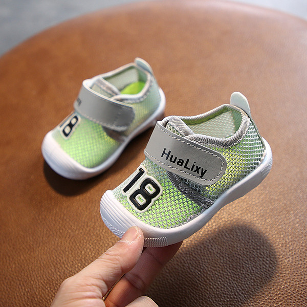 Kleebisega vabaajajalatsid poistele ja tüdrukutele