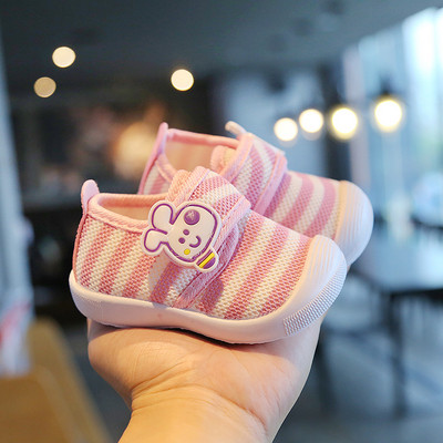 Légáteresztő babacipő matricával lányoknak és fiúknak