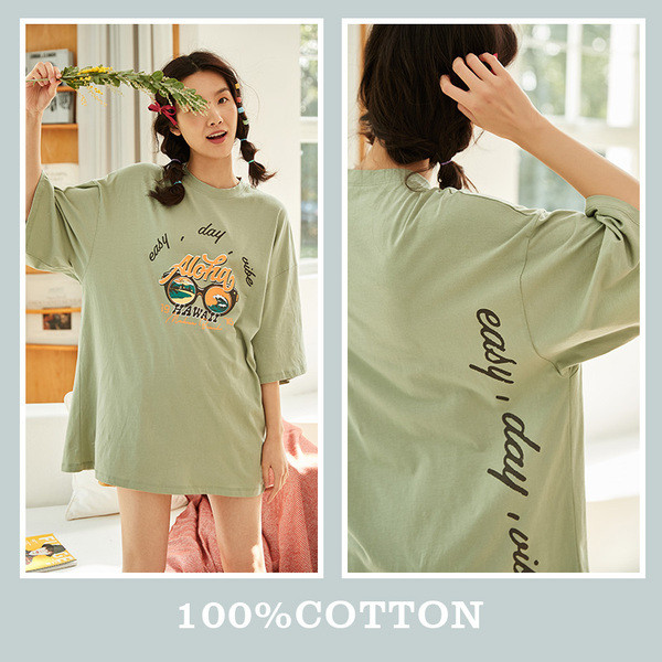 Lai lühikeste varrukate ja trükiga naiste öösärk