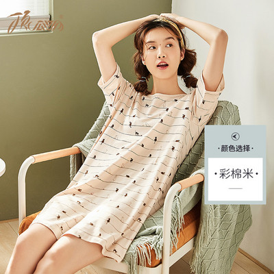 Naiste öösärk lühikeste varrukate ja ovaalse kaelusega