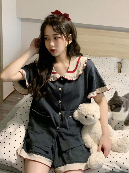 Dvodijelna ljetna ženska pidžama s kratkim rukavima i gumbima