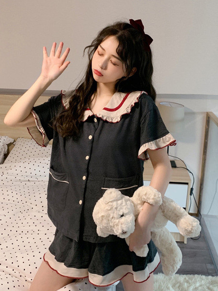 Dvodijelna ljetna ženska pidžama s kratkim rukavima i gumbima