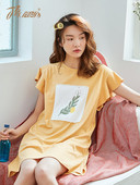 Lai naiste öösärk lühikeste varrukate ja ovaalse kaelusega