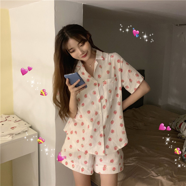 Naiste suvine kaheosaline pidžaama klassikalise krae ja taskuga