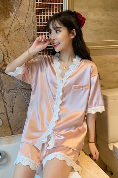 Szatén női pizsama két részből, csipkével