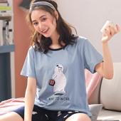 Kevadised aplikatsiooniga naiste pidžaamad - mitmes mudelis