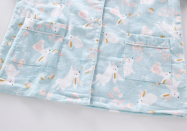 Värvilise mustriga naiste talvepidžaamad