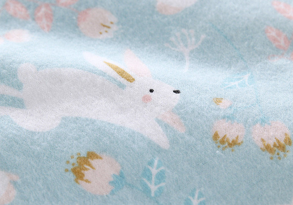 Värvilise mustriga naiste talvepidžaamad