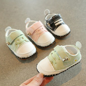Öko bőrből készült babacipő hímzéssel