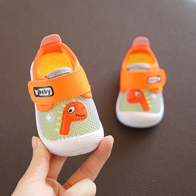 Kleepsuga hingavad beebikingad poistele