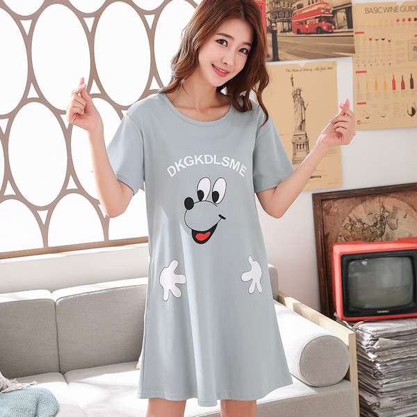 Rövid nyári hálóing színes mintával