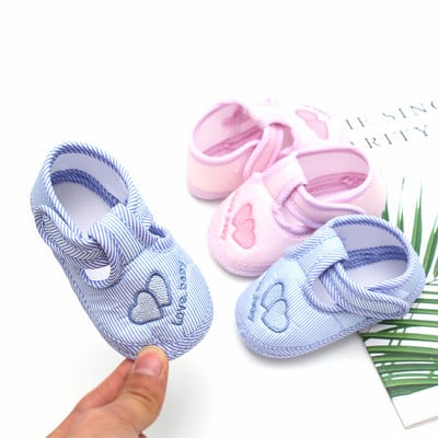 Бебешки обувки с лепенка и бродерия за момичета и момчета