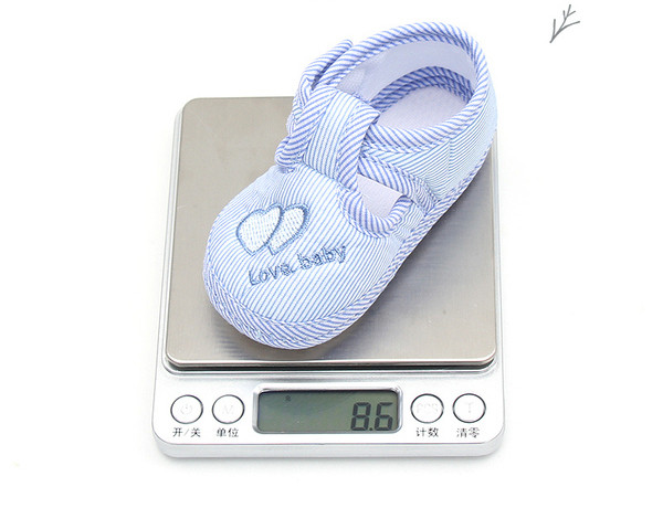 Kūdikių bateliai su lipdukais ir siuvinėjimais mergaitėms ir berniukams