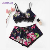 Naujo modelio moteriška pižama, įskaitant krūtinę ir šortus su nėriniais ir gėlių raštu