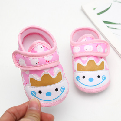 Kleebise ja aplikatsiooniga beebikingad