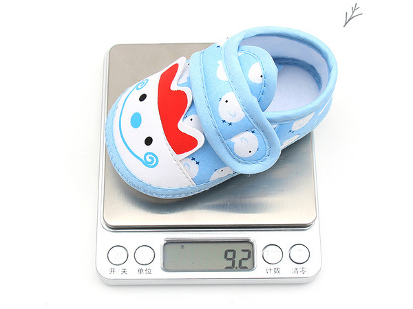 Kleebise ja aplikatsiooniga beebikingad