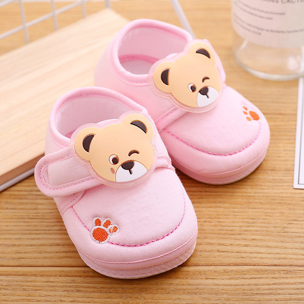 Kūdikių bateliai su lipduku ir 3D elementu berniukams ir mergaitėms