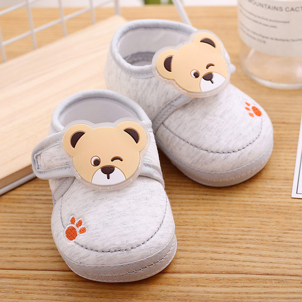 Kūdikių bateliai su lipduku ir 3D elementu berniukams ir mergaitėms