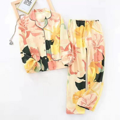 Naiste luksuslik pikkade varrukatega pidžaamad