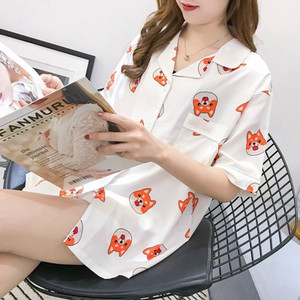 Värvilise mustriga naiste pidžaamad - kaks mudelit