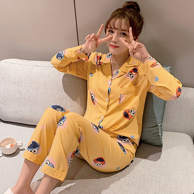 Värvilise mustriga naiste pidžaamad - kaks mudelit