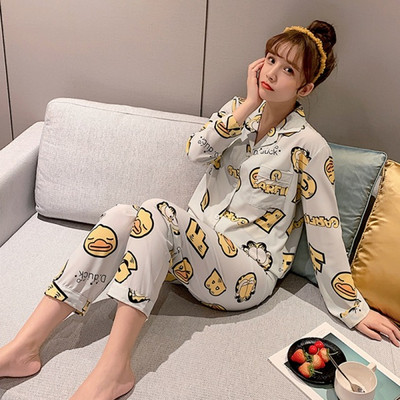 Värvilise mustriga naiste pidžaamad - kaks mudelit