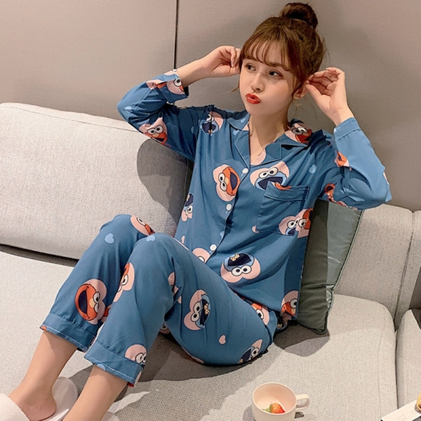 Värvilise mustriga naiste pidžaamad - kaks mudelit