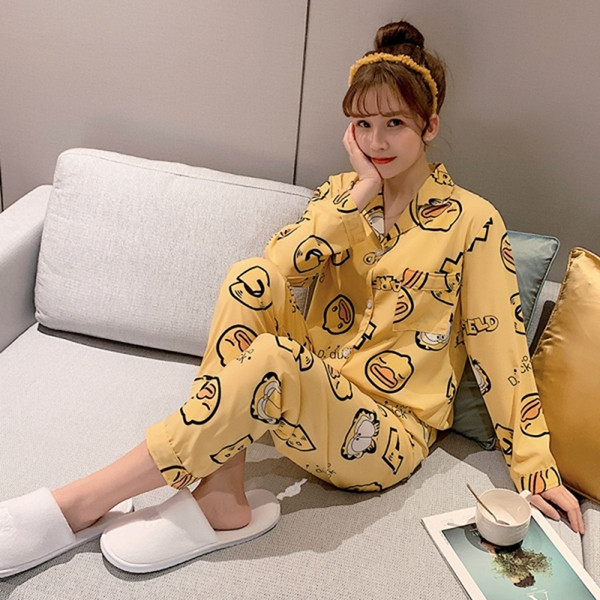 Värvilise mustriga naiste pidžaamad - kaks mudelit