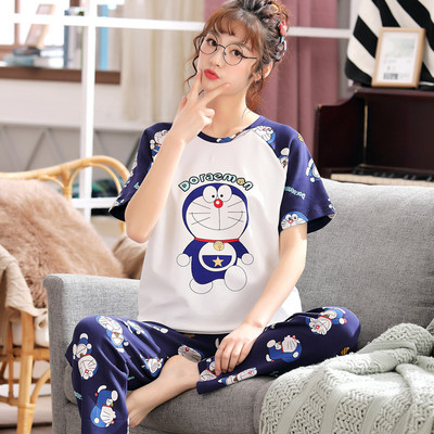 Naiste kaasaegsed pidžaamad värvirakendusega - mitu mudelit