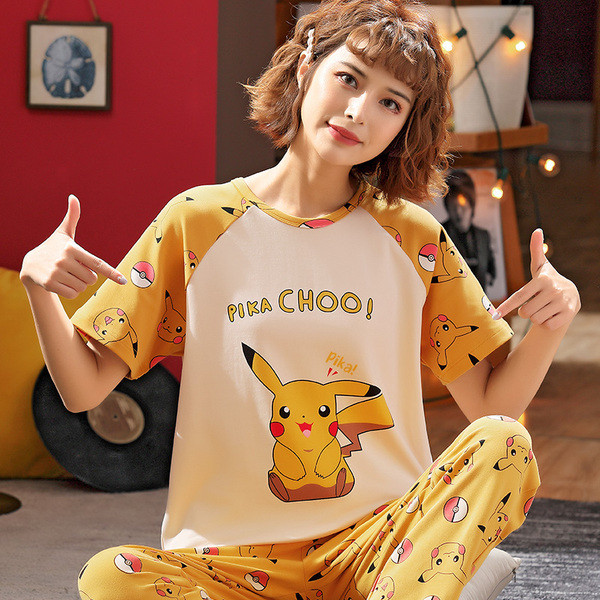 Naiste kaasaegsed pidžaamad värvirakendusega - mitu mudelit