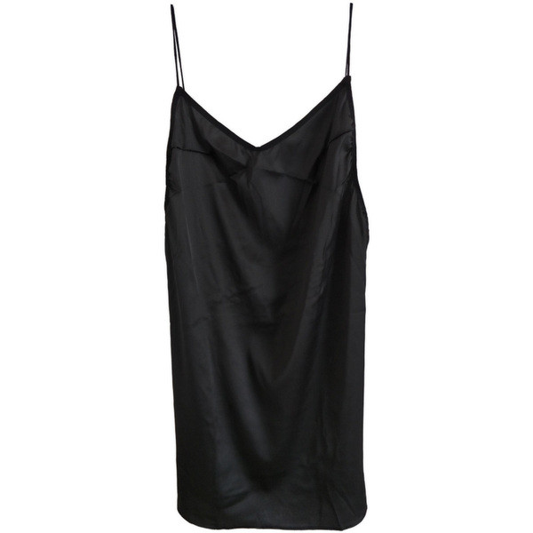 Peenikeste rihmade ja palja seljaga tavaline naiste öösärk