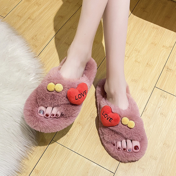 3D elementidega plüüsis naiste sussid