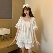 Kétrészes nyári női pizsama rövid ujjal, csipkével